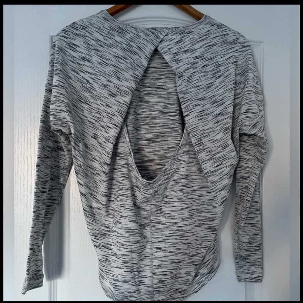 Lululemon Get Set Long Sleeve Open Back Tiger Space Dye Black White Size 2